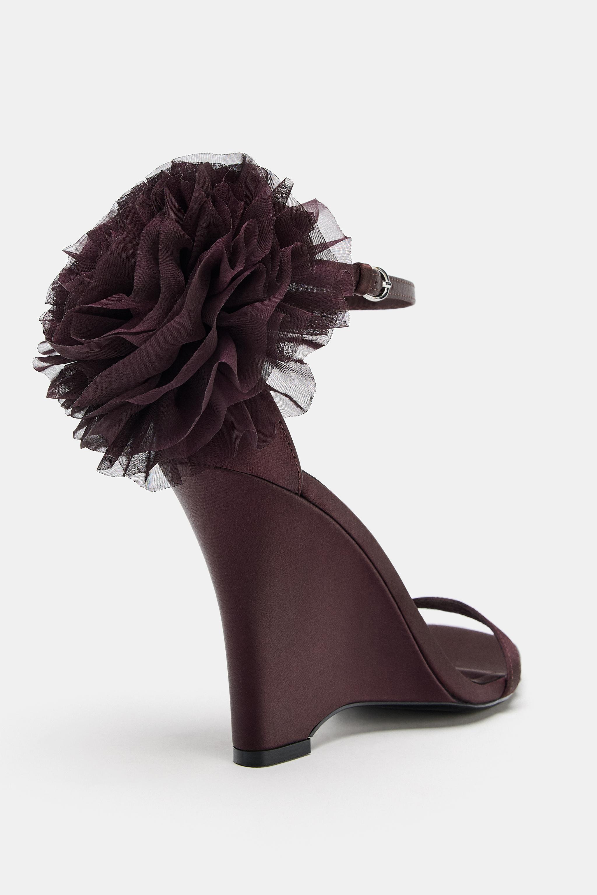 MAXI FLOWER WEDGE SANDALS